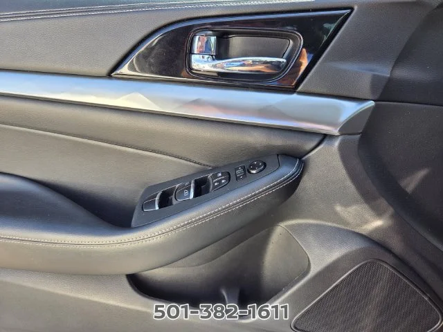 Used 2022 White Nissan SV image 29