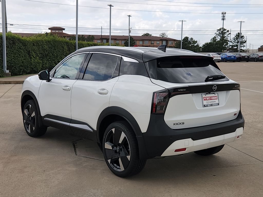 New 2026 Aspen White TriCoat / Super Black Two-tone Nissan SR image 5
