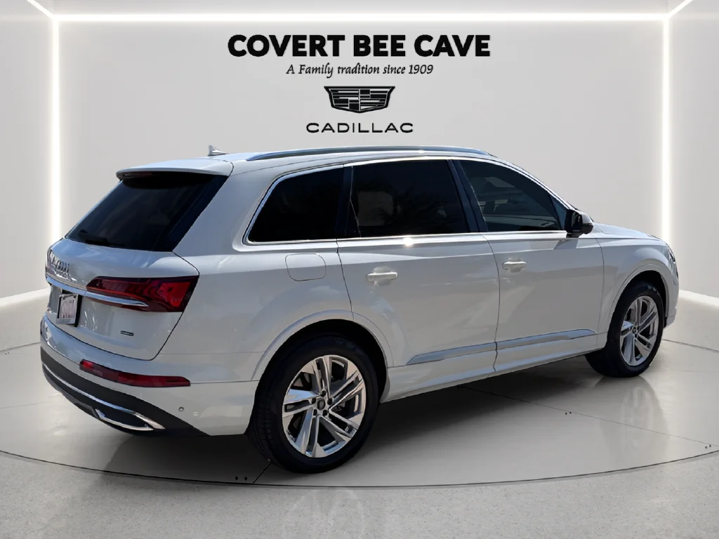 Used 2023  Audi 55 Premium image 9