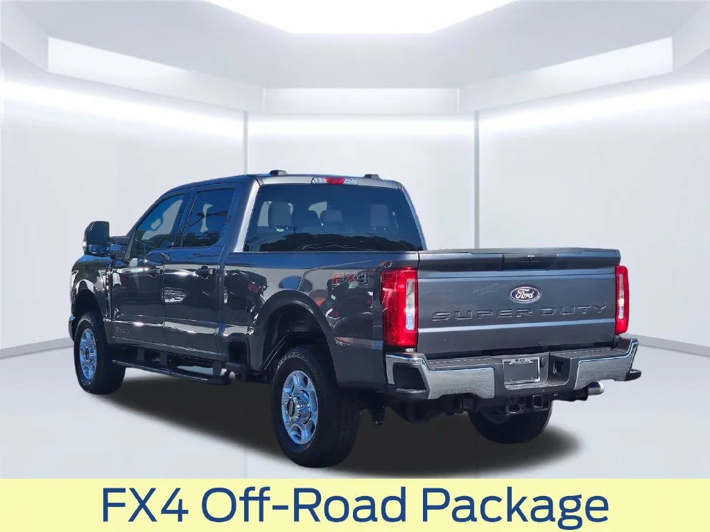 New 2027 Carbonized Gray Metallic Ford F-350® XLT image 19