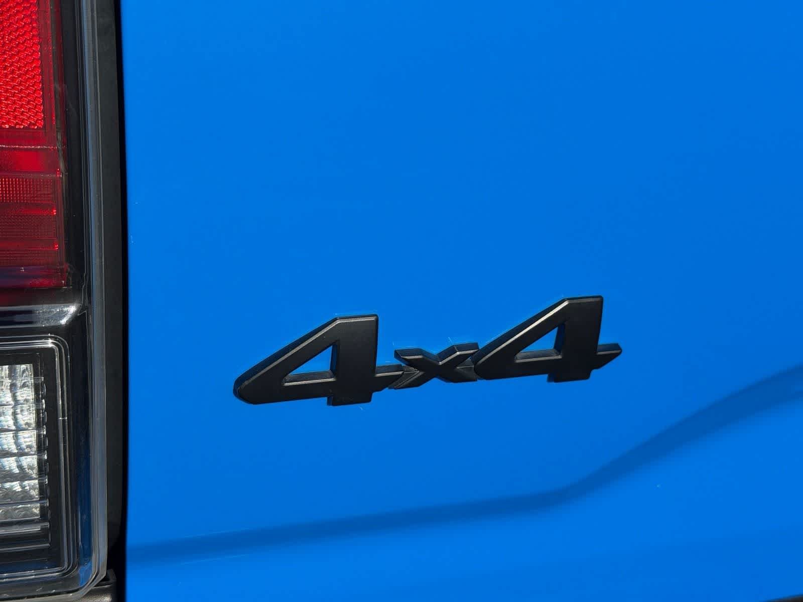 Used 2019 Midnight Black Metallic Toyota SR5 image 33