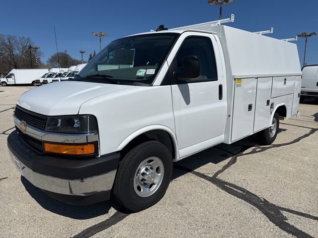 2025 Chevrolet Express 3500 139" WB's photo
