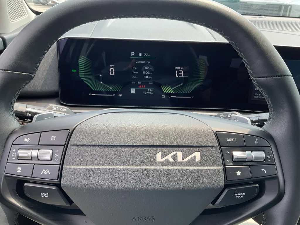 Used 2026 Wolf Gray Kia EX image 32