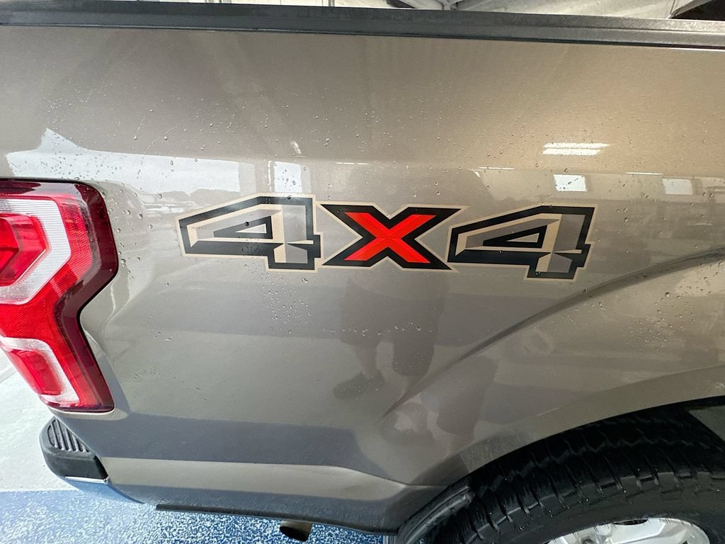 Used 2018  Ford XL image 33