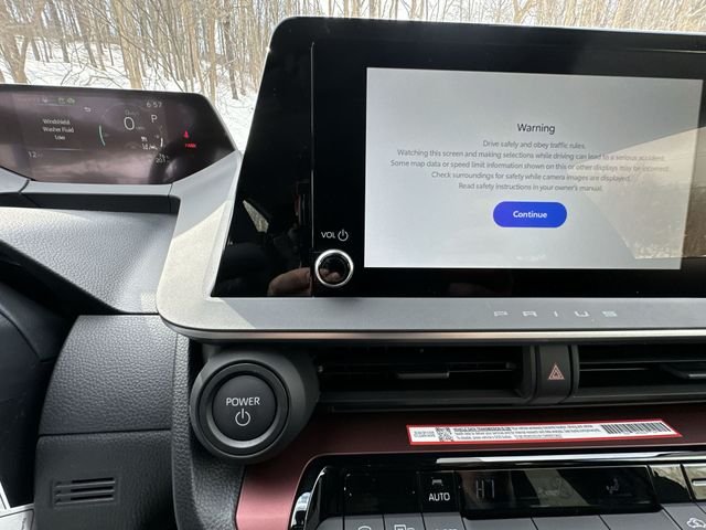 2026 Toyota Prius Plug-in Hybrid SE - Photo 14