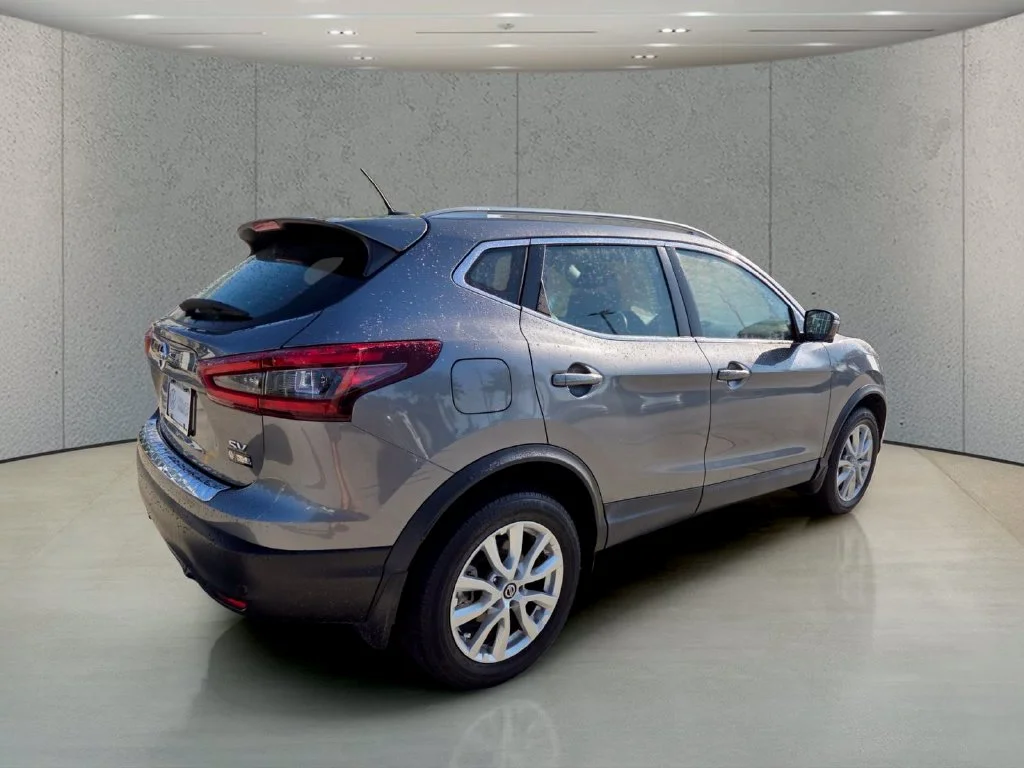 Used 2021 Gray Nissan SV image 5