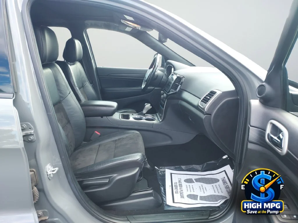 Used 2020 Gray Jeep Altitude image 25