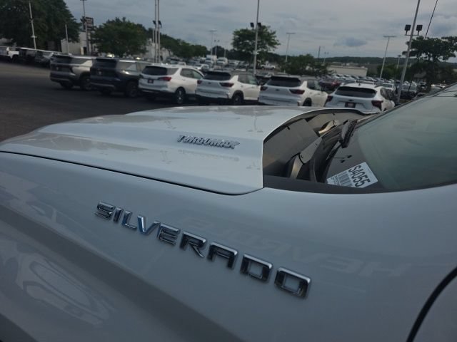 New 2026 Summit White Chevrolet LT (2FL) image 10