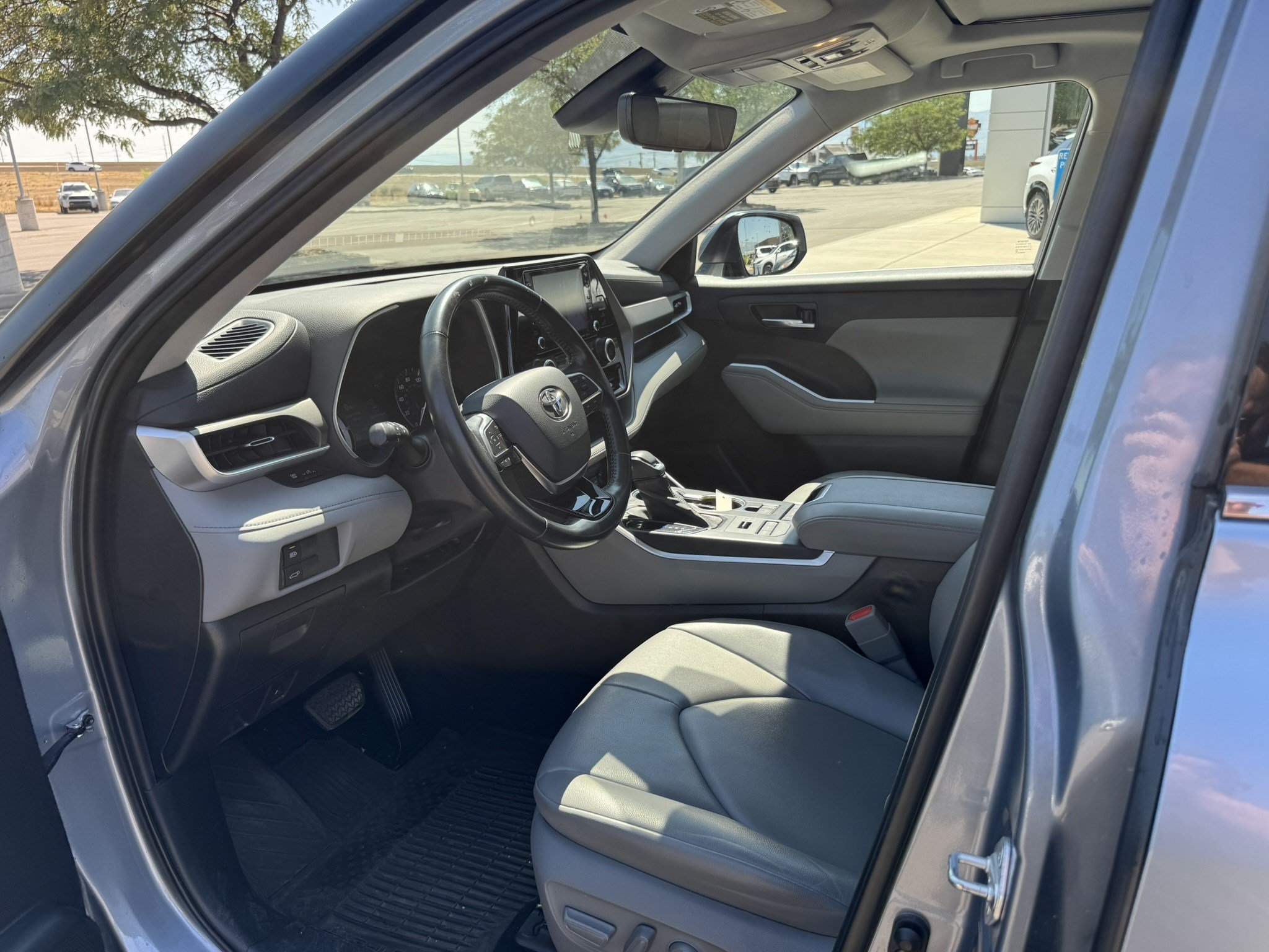Used 2021 Moon Dust Toyota XLE image 10