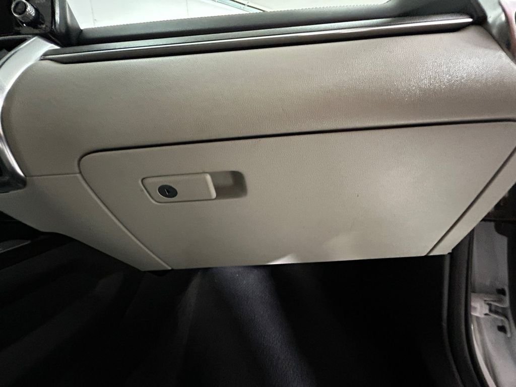 Used 2023 White Kia SX image 24