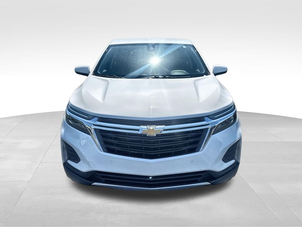 Used 2024 White Chevrolet LT image 3