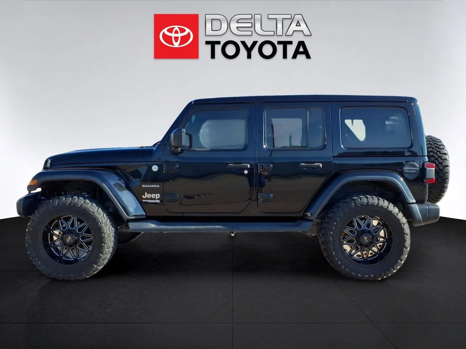Used 2018 Black Jeep Sahara image 2
