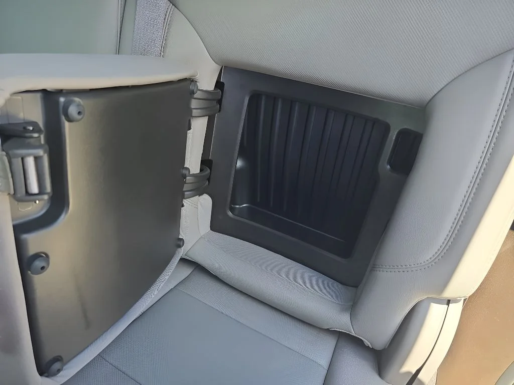 Used 2022  GMC SLT image 36