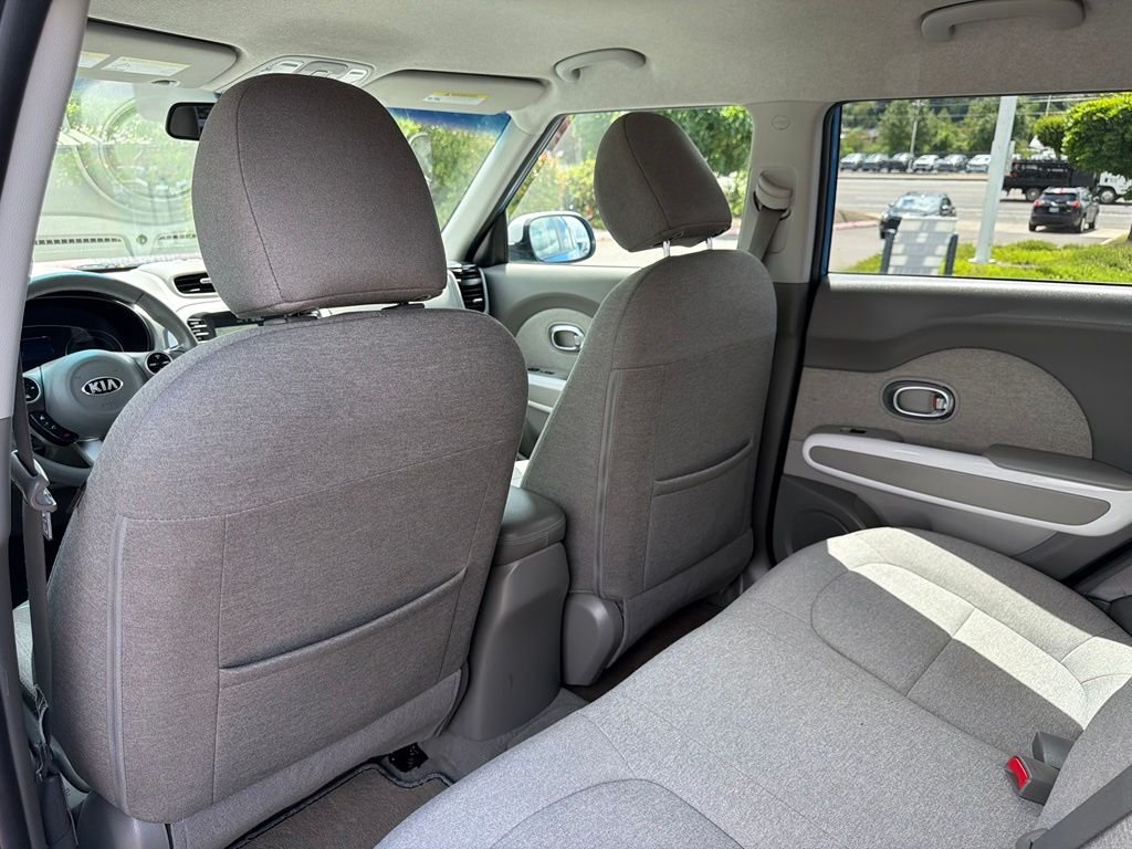Used 2017 Caribbean Blue w/Clear White Roof Kia Base image 28