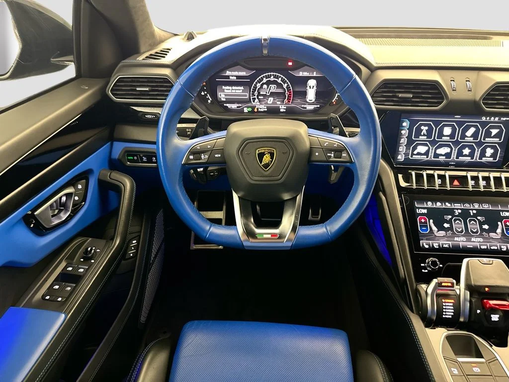 Used 2022 Black Lamborghini  image 24
