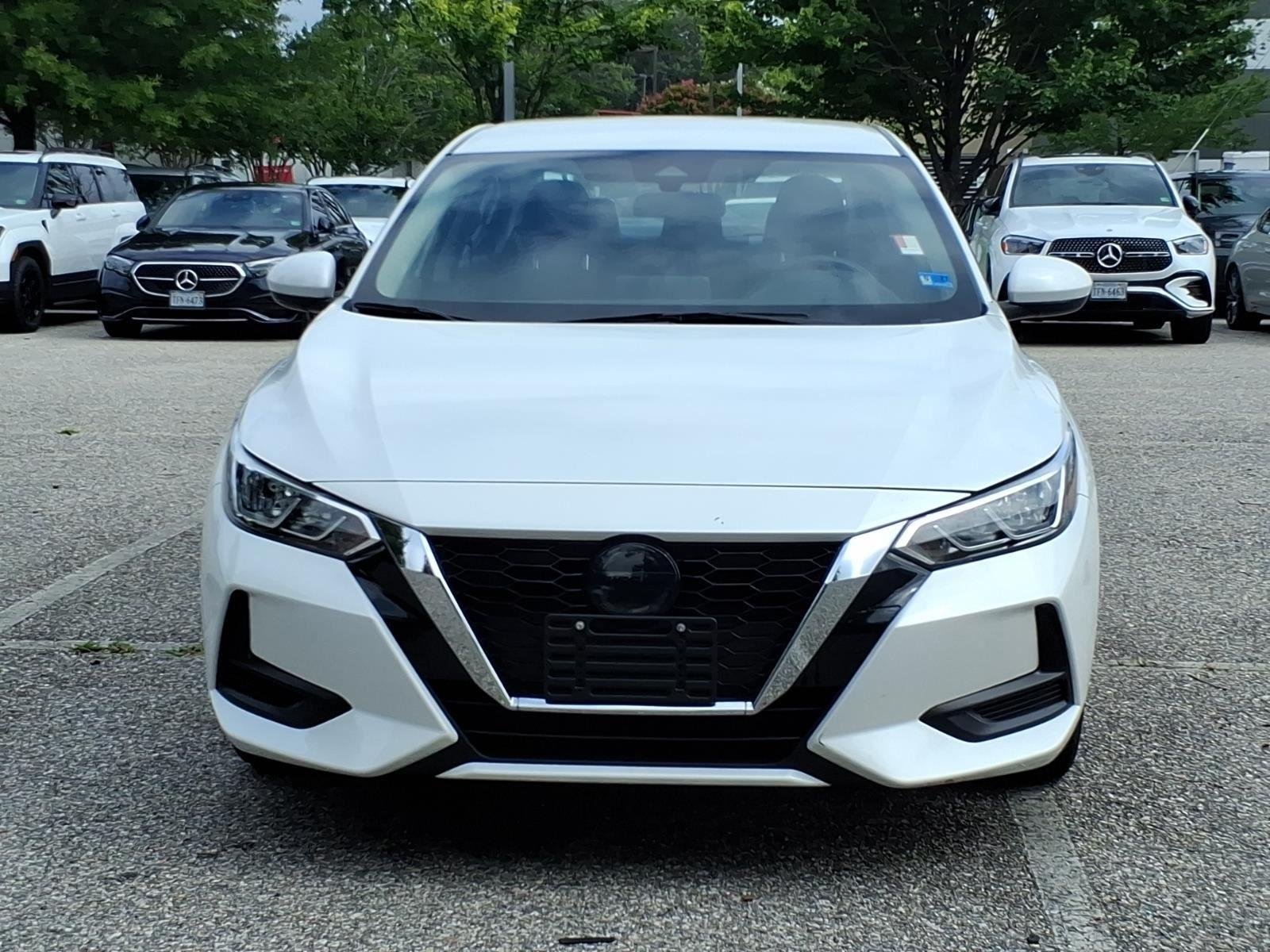Used 2022 Aspen White TriCoat Pearl Nissan SV image 2