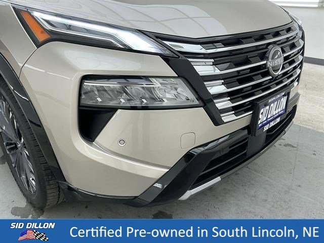 Used 2025 Champagne Silver Metallic Nissan Platinum image 27