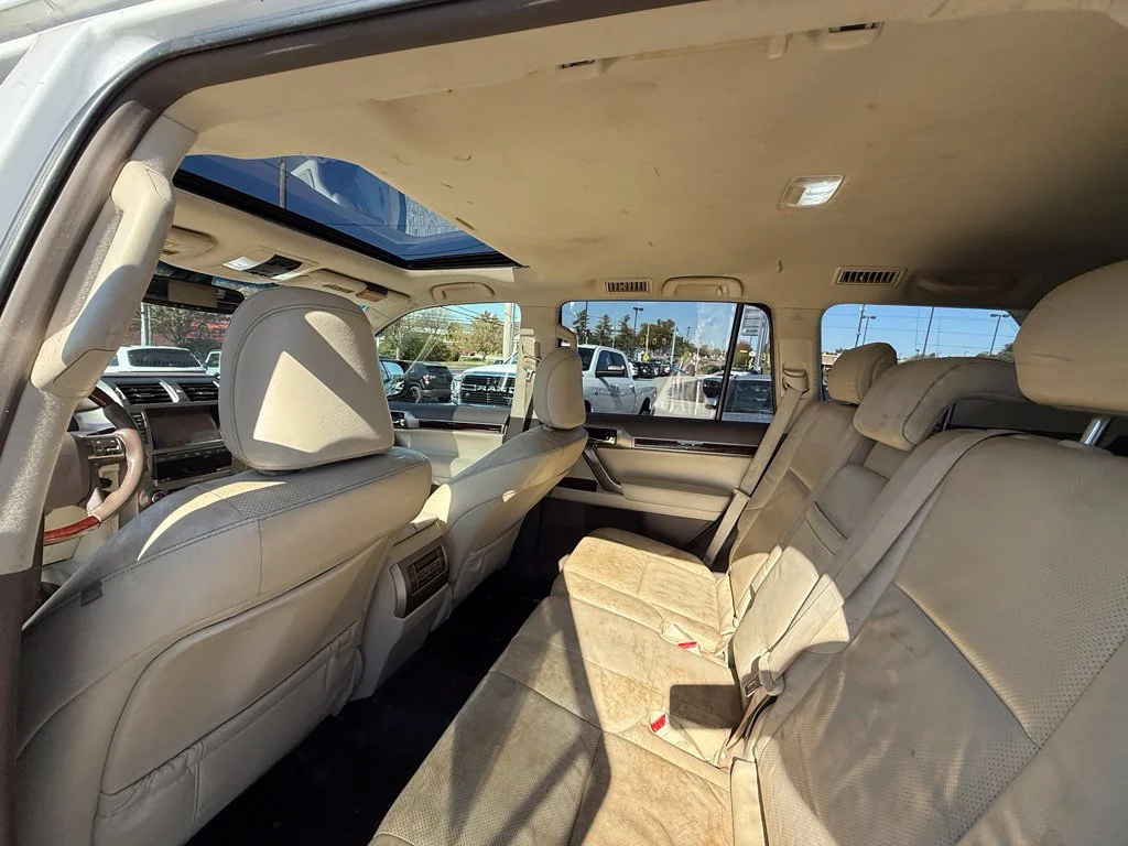Used 2015 White Lexus 460 image 24