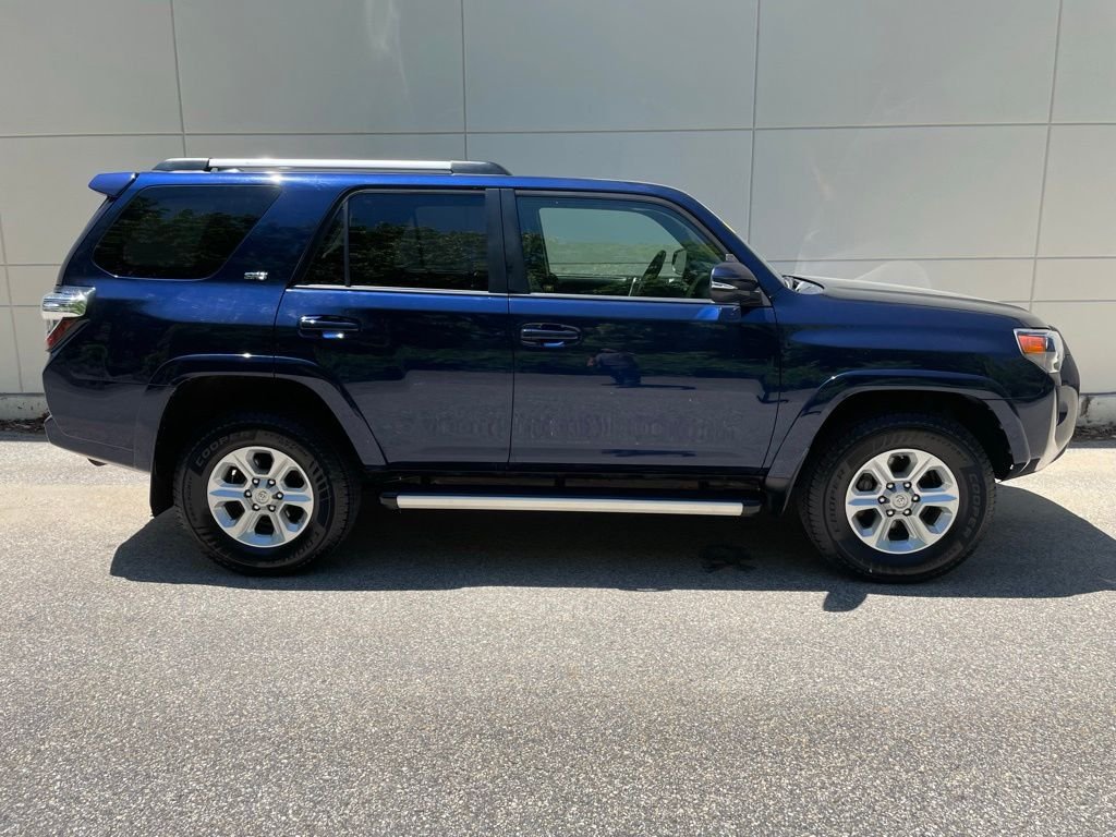Used 2019 Nautical Blue Metallic Toyota SR5 Premium image 5