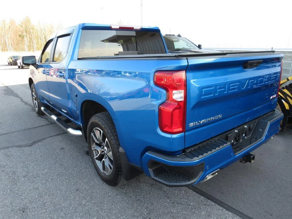 Used 2023 Glacier Blue Metallic Chevrolet RST image 13