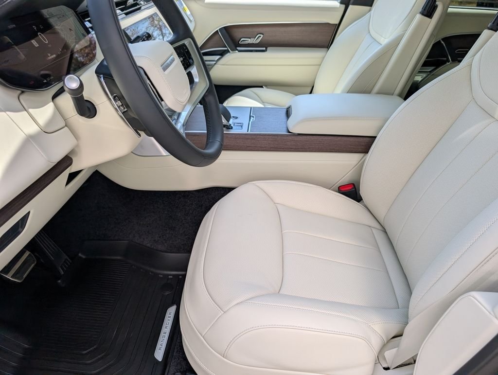 New 2026 Varesine Blue Land Rover SE image 19