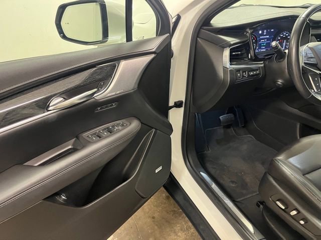 Used 2022 Crystal White Tricoat Cadillac Premium Luxury image 15