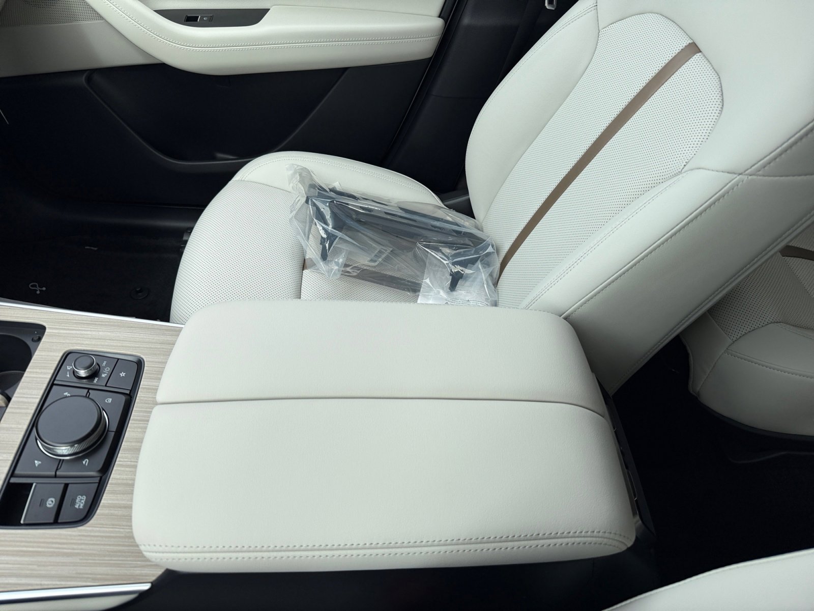 New 2026 Rhodium White Premium Mazda Preferred image 14