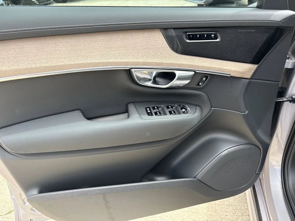 New 2026 Aurora Silver Volvo Plus image 10