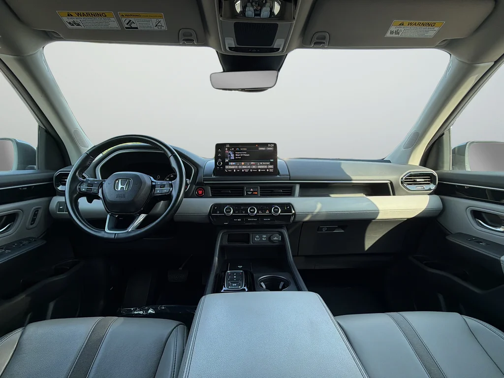 Used 2023 Silver Honda EX-L image 9