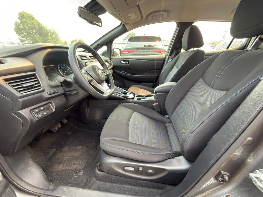 Used 2024 Gray Nissan SV Plus image 6