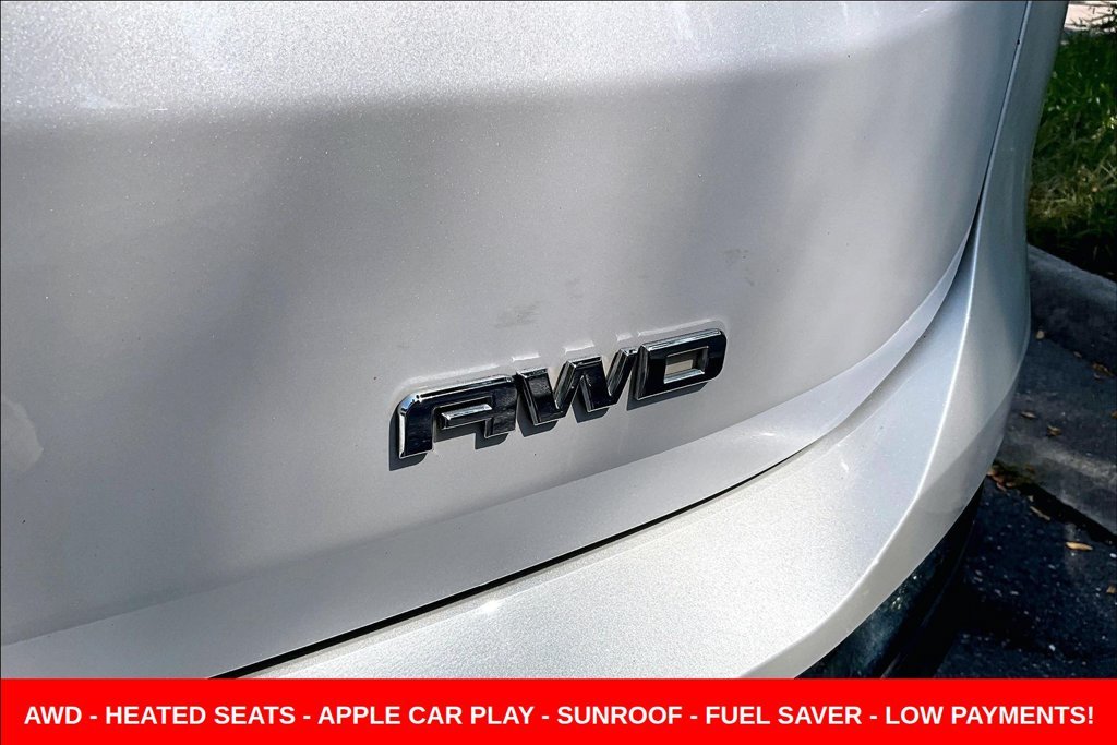Used 2020 White GMC SLT image 30
