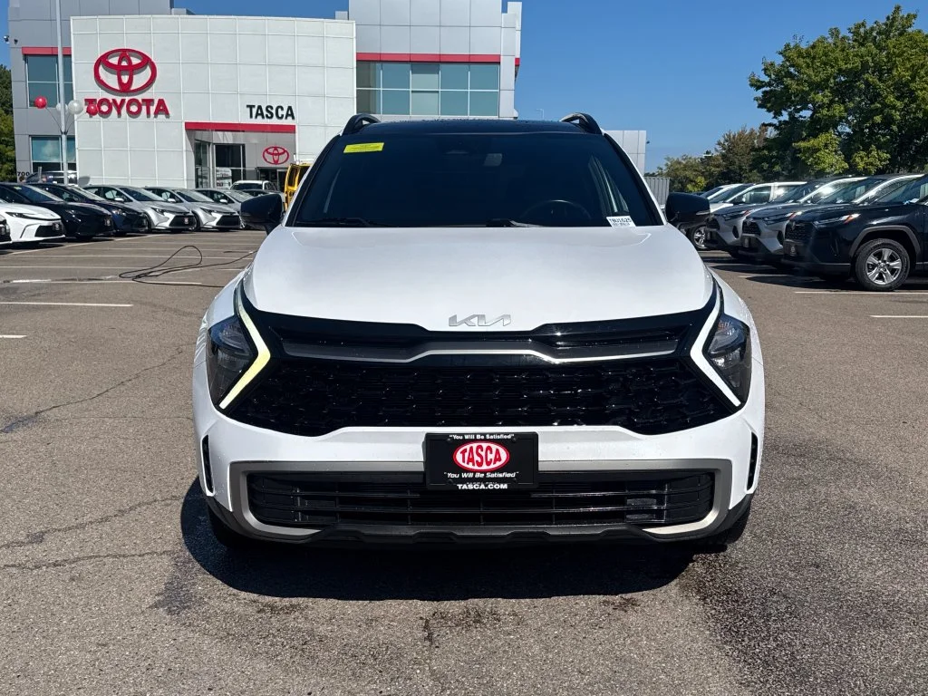 Used 2023 White Kia X-Line image 2