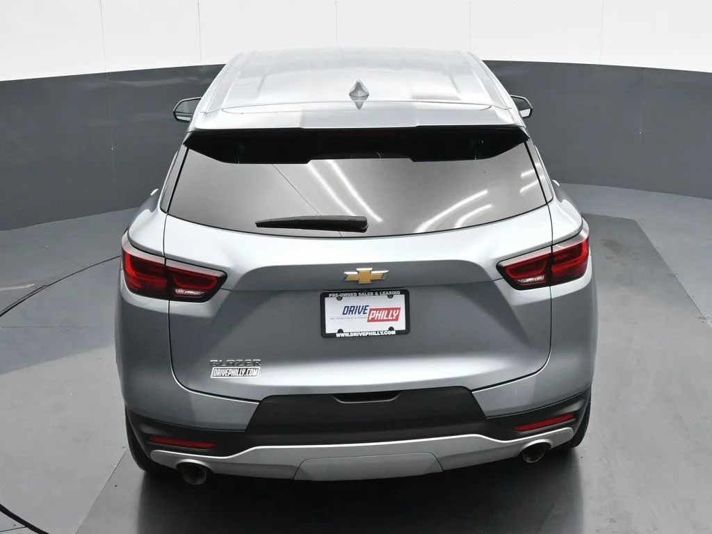 Used 2025 Gray Chevrolet LT image 21