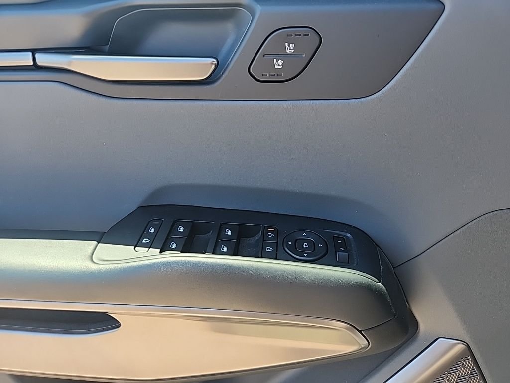 Used 2024 Gray Kia Light image 26