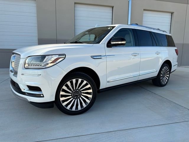 Used 2021 White Lincoln Reserve image 1