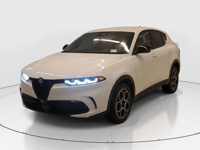 Used 2025 Milano White Alfa Romeo Base image 5