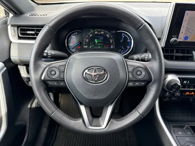 2024 Toyota RAV4 SE - Photo 20