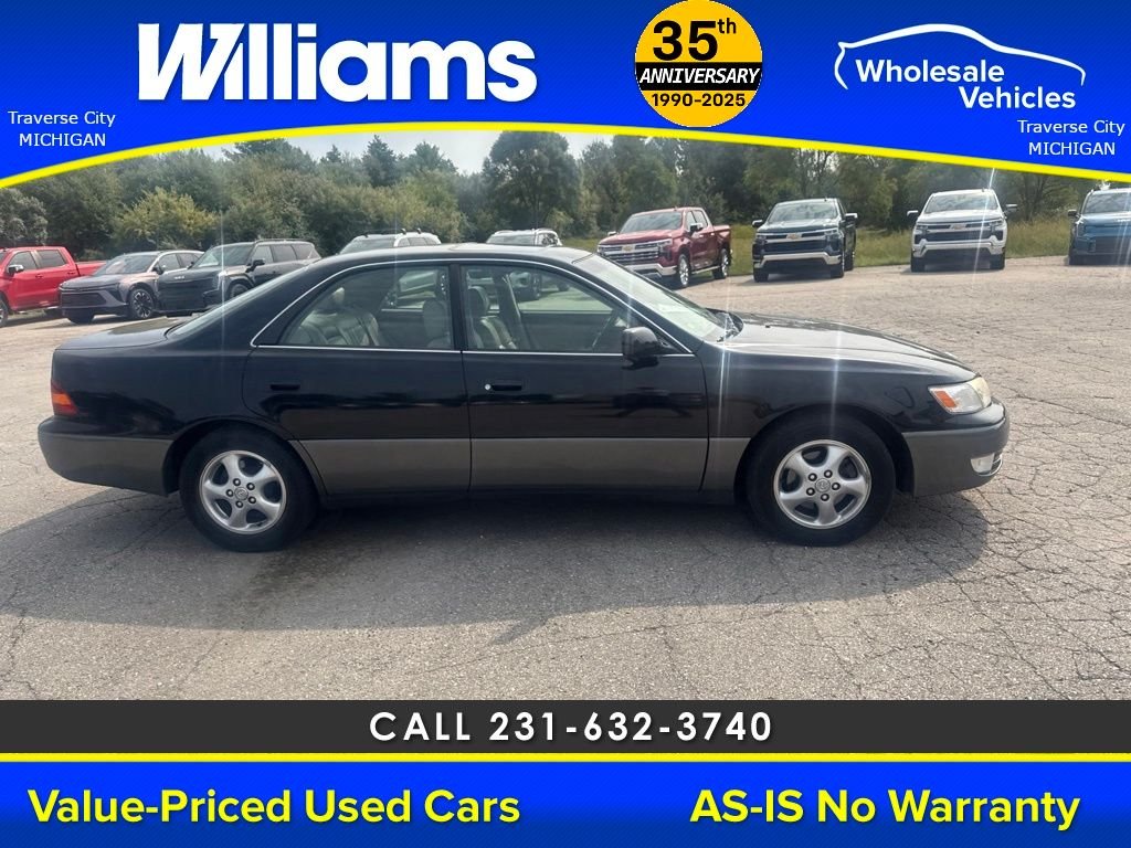 Used 1999 Black Lexus 300 image 13