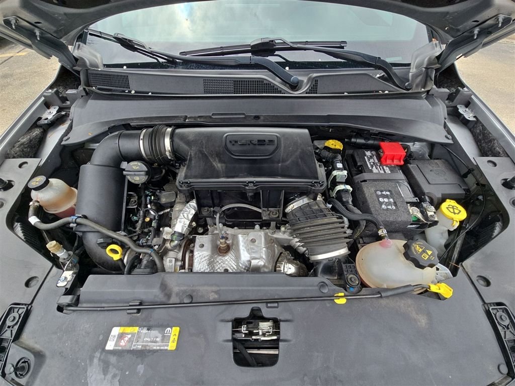 Certified Used 2024  Jeep Limited image 10
