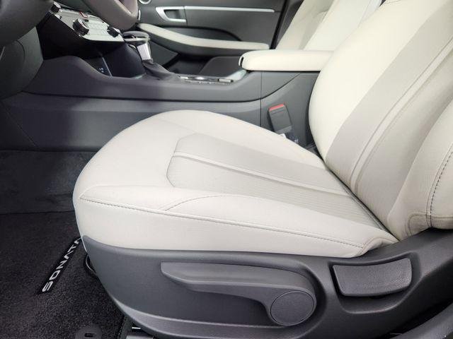 New 2026 Gray Hyundai SE image 14