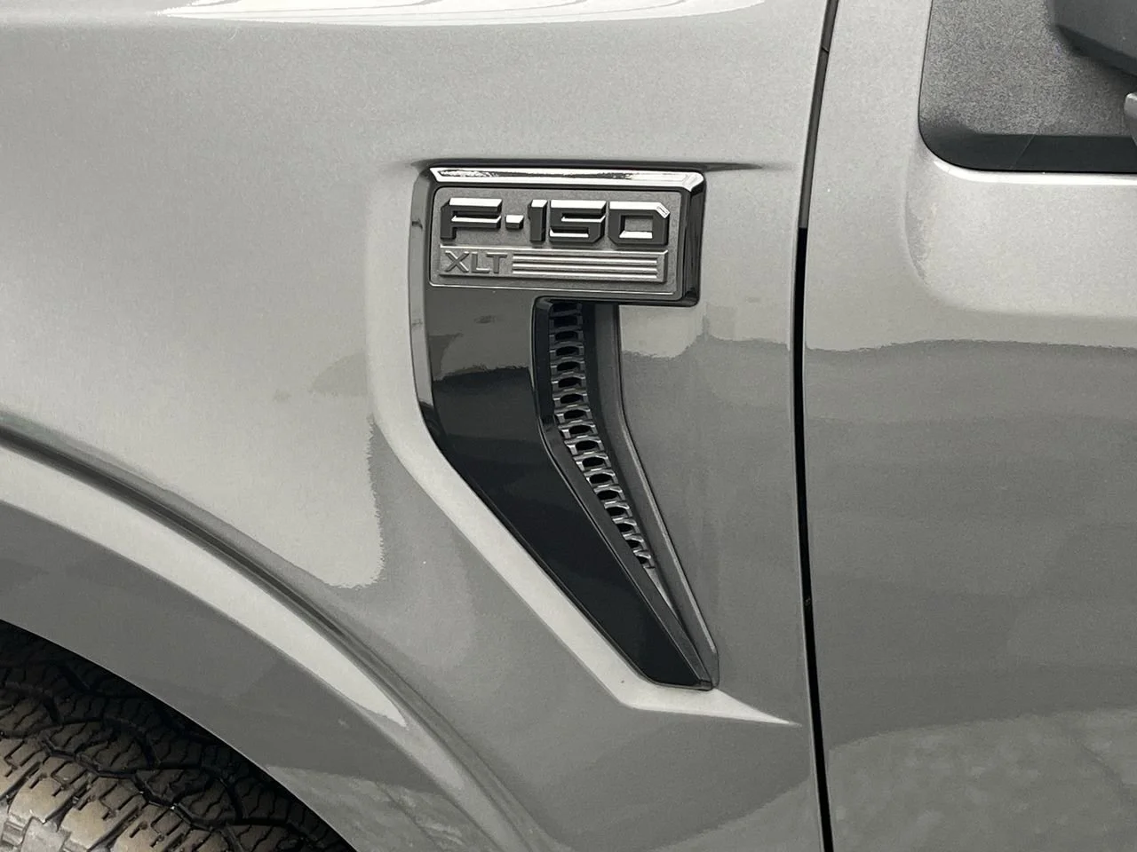 Used 2024 Gray Ford XLT image 35