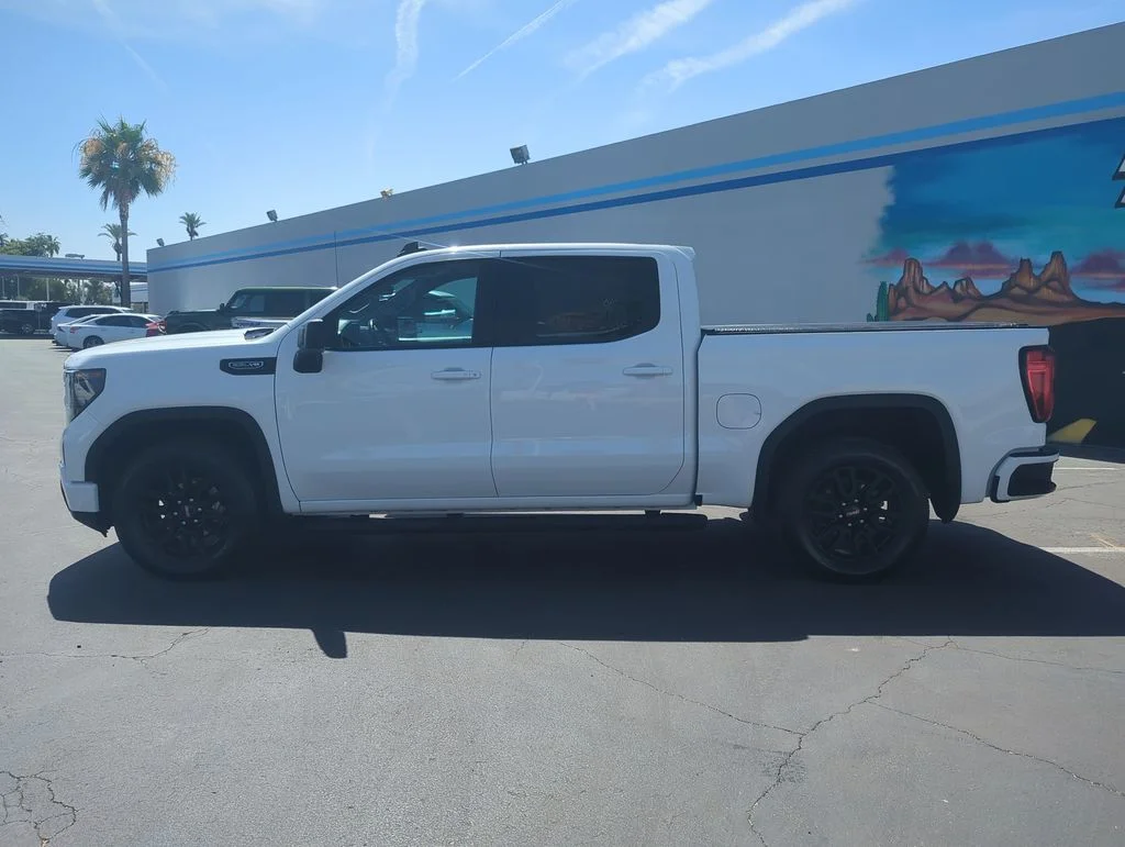 Used 2023 White GMC Elevation image 5