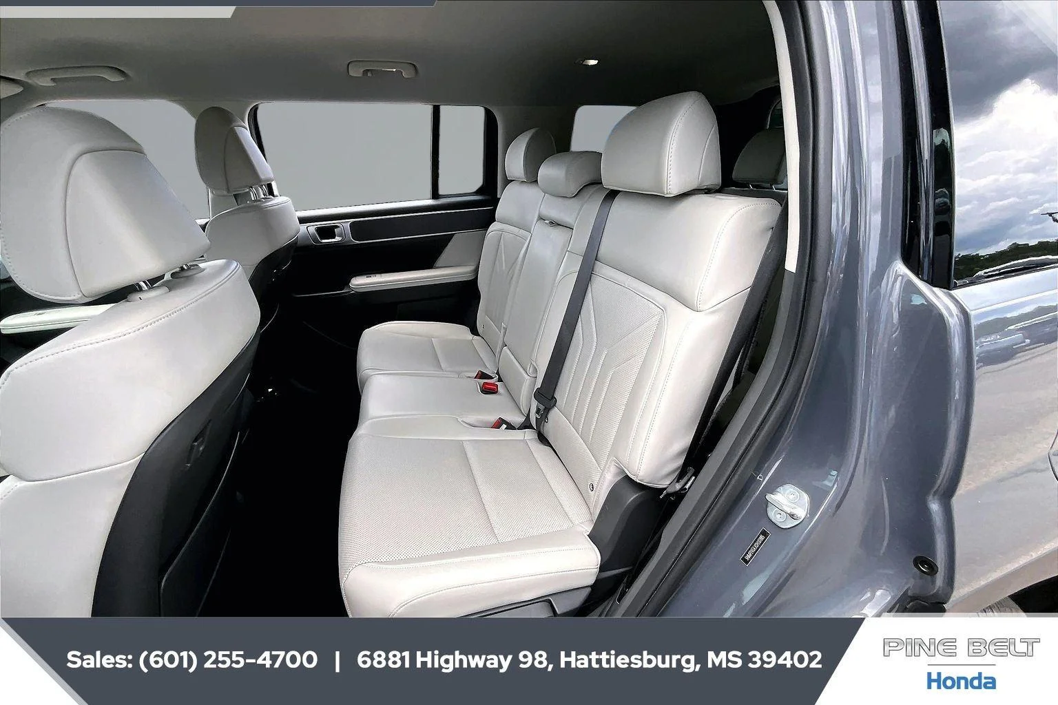 Used 2025 Ecotronic Gray Hyundai SEL image 19