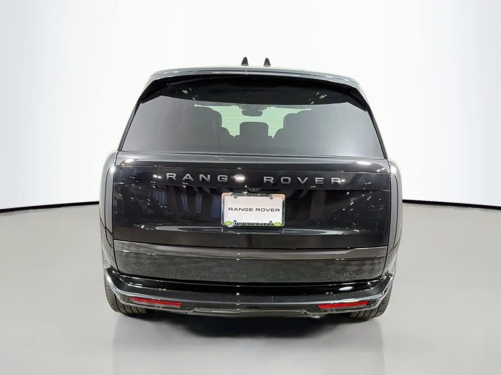 New 2026 Santorini Black Land Rover SE image 6