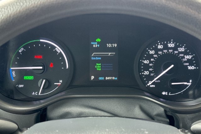 Certified Used 2022 Silver Toyota LE image 30