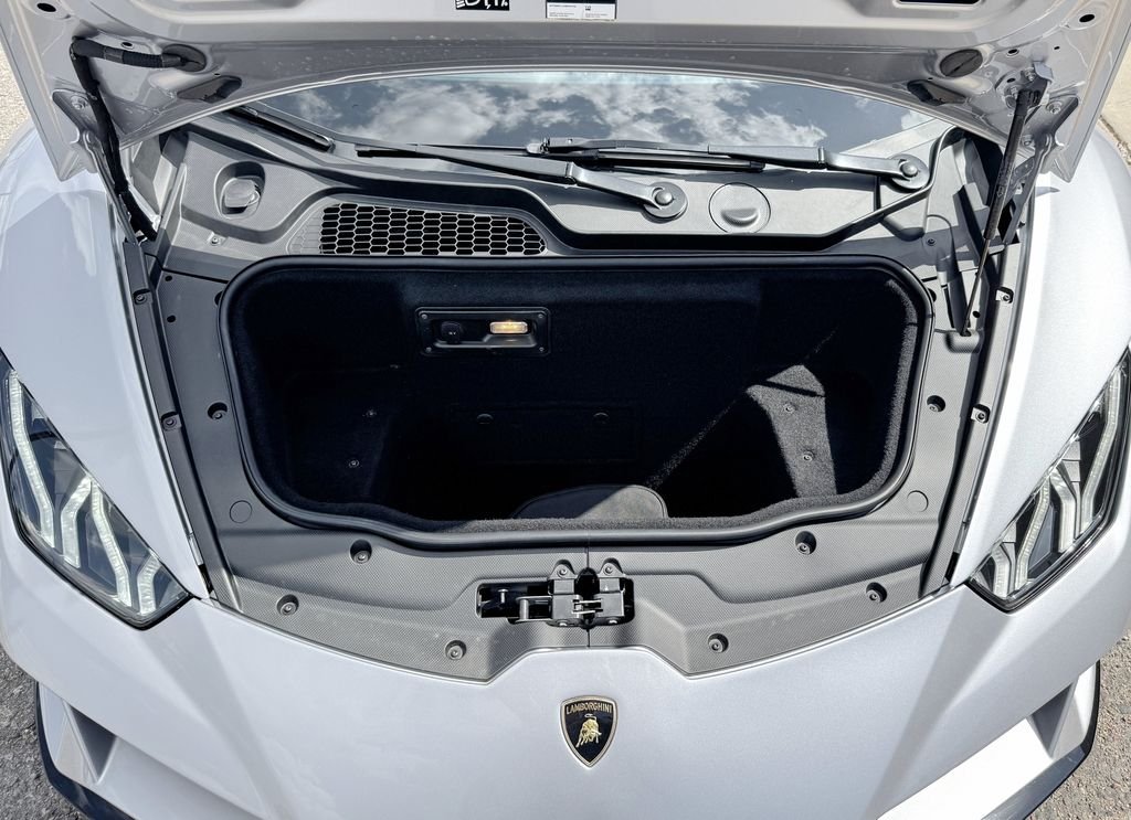 Used 2018 Silver Lamborghini LP580-2S image 10