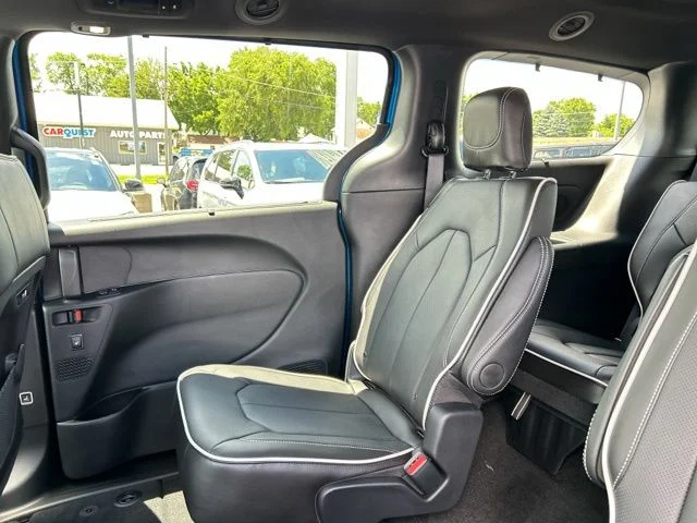 New 2027 Blue Pearl Chrysler Limited image 18