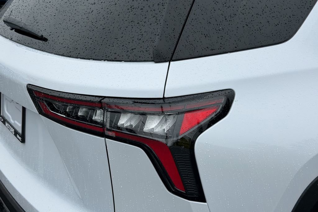 Used 2026 Polar White Tricoat Chevrolet RS image 5
