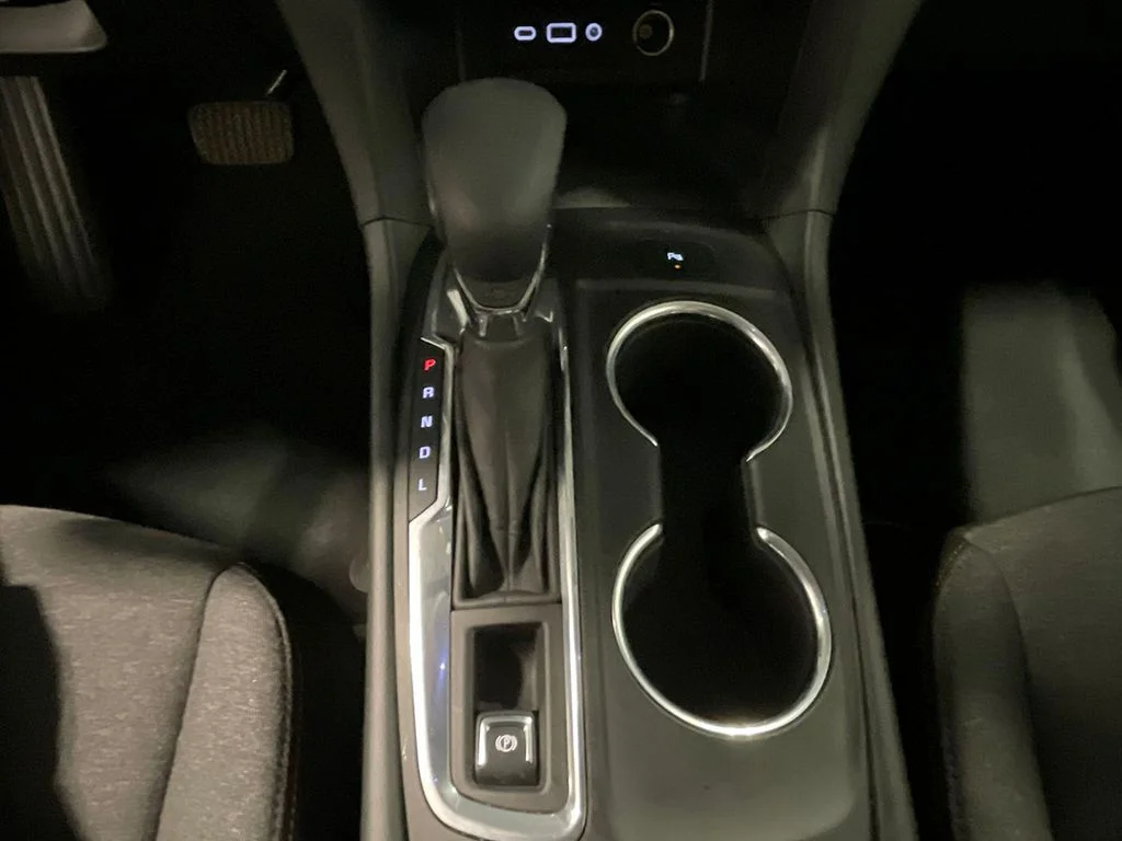 Used 2024 White Chevrolet LT image 34