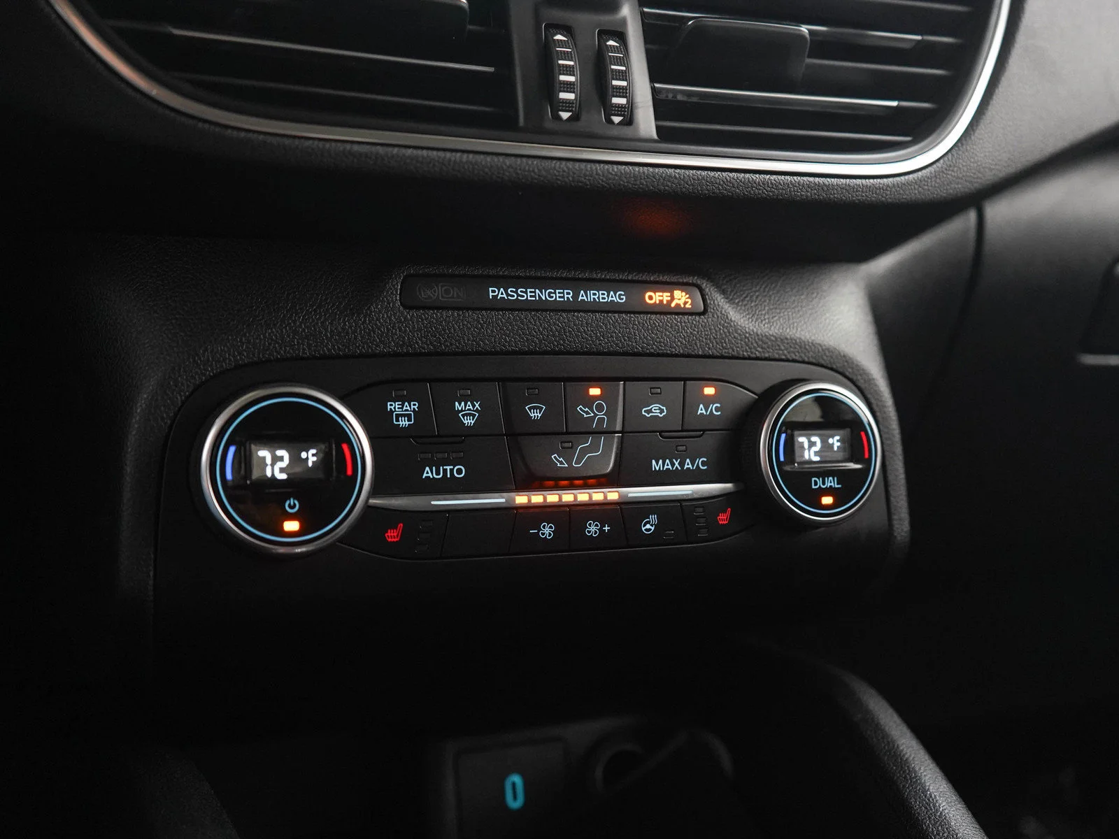 Used 2020 Black Metallic Ford Titanium image 22